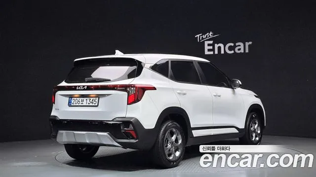 Kia Seltos Новый Seltos Бензин 2.0 2WD — Фото автомобиля 2