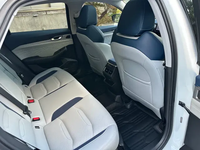 Geely Xingrui — Фото автомобиля 7