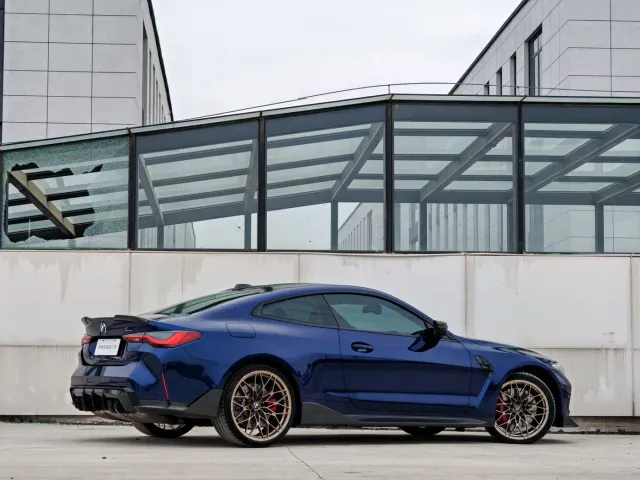 BMW M4 — Фото автомобиля 4
