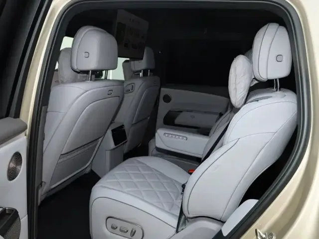 Li Auto Li Xiang L9 2026 Base Model — Фото автомобиля 24