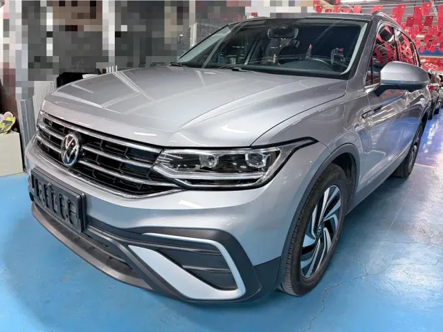 Фотография автомобиля — Volkswagen Tiguan L