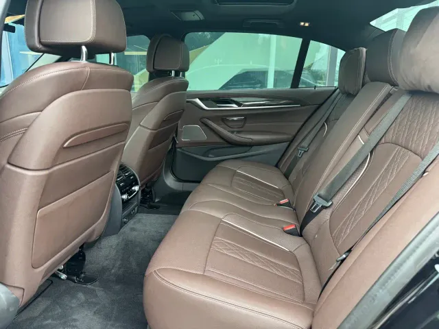 BMW 5 Series — Фото автомобиля 15