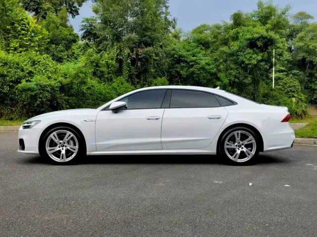 Audi A7L — Фото автомобиля 4