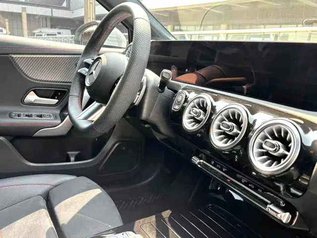 Mercedes-Benz A-Class — Фото автомобиля 6