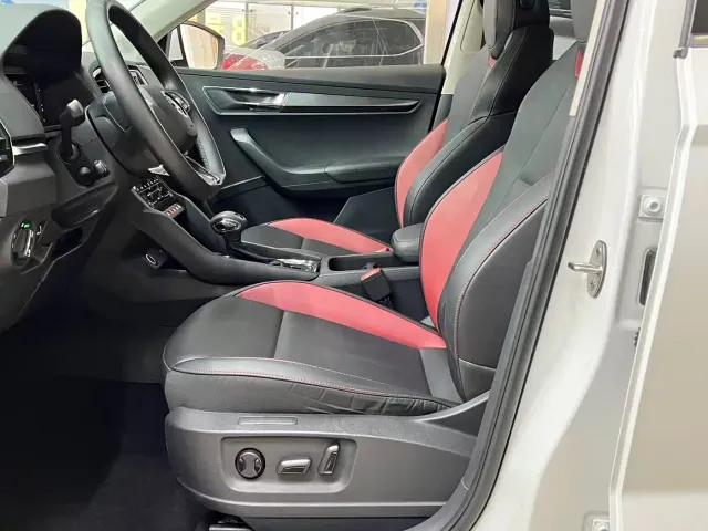 Skoda Karoq — Фото автомобиля 13