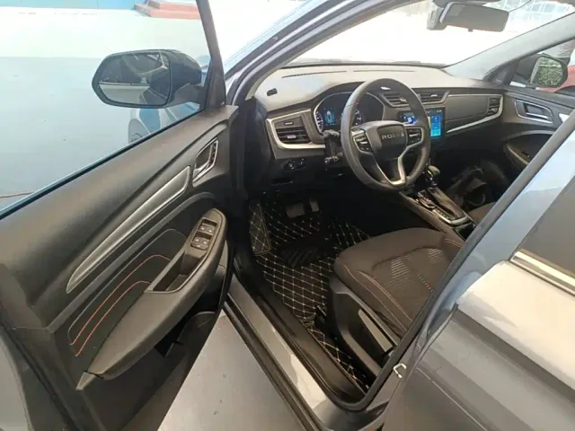 Roewe RX3 — Фото автомобиля 15
