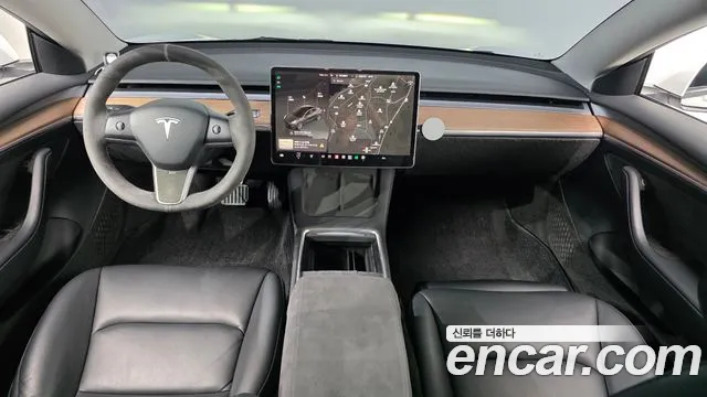 Tesla Model 3 — Фото автомобиля 7