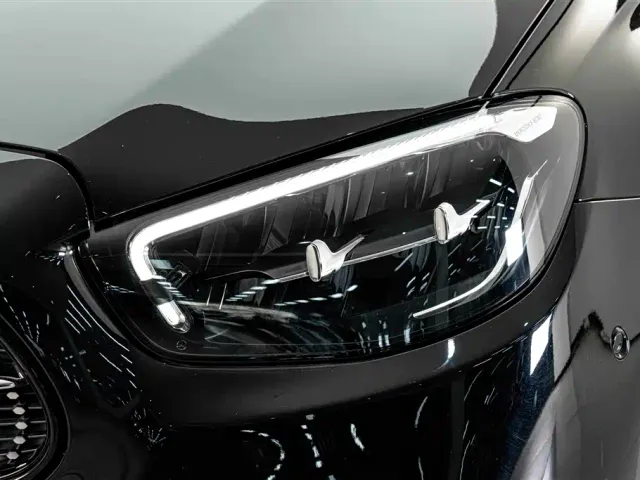 Mercedes-Benz E-Class — Фото автомобиля 4