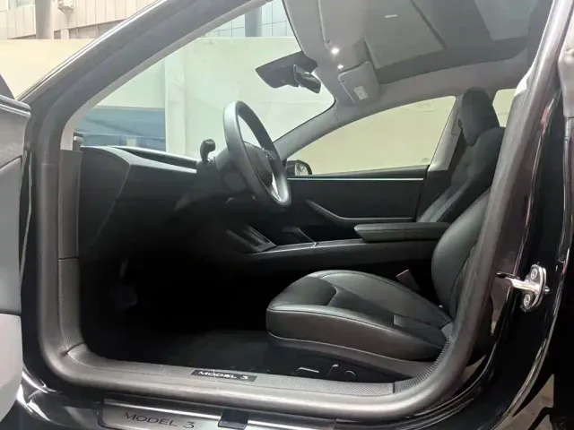 Tesla Model 3 — Фото автомобиля 7