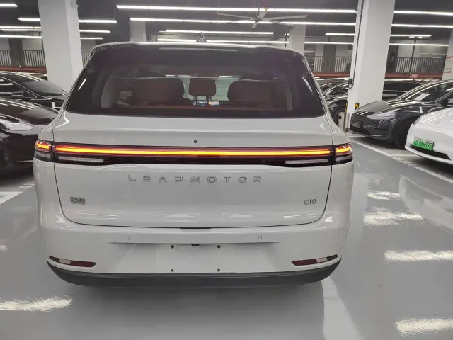 Leapmotor C10 — Фото автомобиля 17