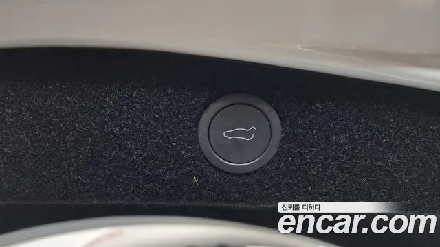 Tesla Model 3 — Фото автомобиля 15