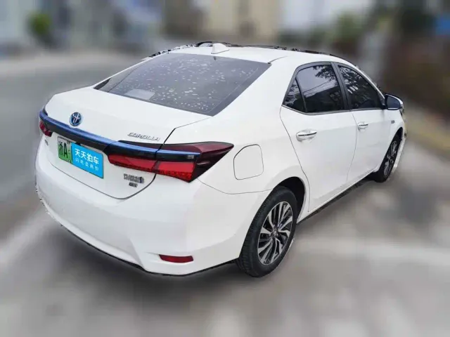 Toyota Corolla Twin Engine E+ — Фото автомобиля 5