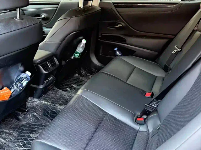 Lexus ES — Фото автомобиля 5