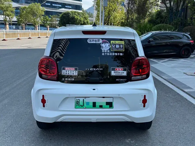 Roewe Clever — Фото автомобиля 4