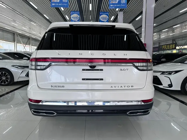 Lincoln Aviator — Фото автомобиля 5