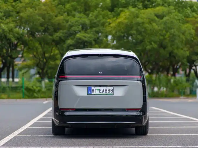 Li Auto MEGA — Фото автомобиля 5
