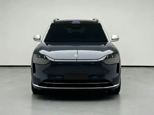 AITO Wenjie AITO M9 2024 Extended Range Ultra 42kWh 6-Seater — Фото автомобиля 3