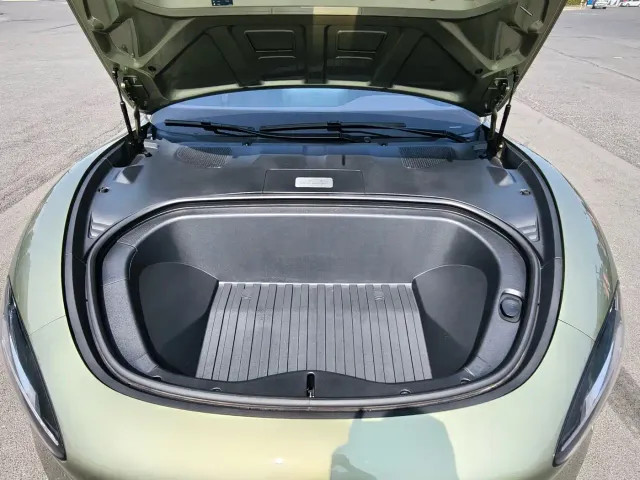 Xiaomi SU7 — Фото автомобиля 11