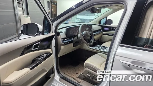 Kia Carnival Generation 4 — Фото автомобиля 15