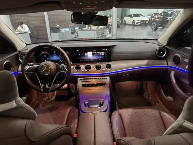 Mercedes-Benz E-Class — Фото автомобиля 17