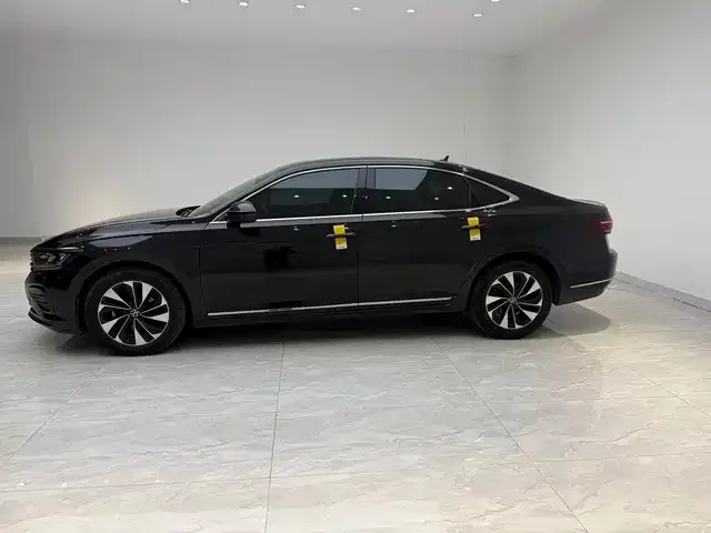 Volkswagen Passat — Фото автомобиля 3
