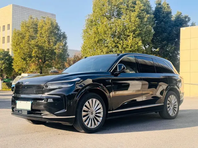 Фотография автомобиля — Onvo L90