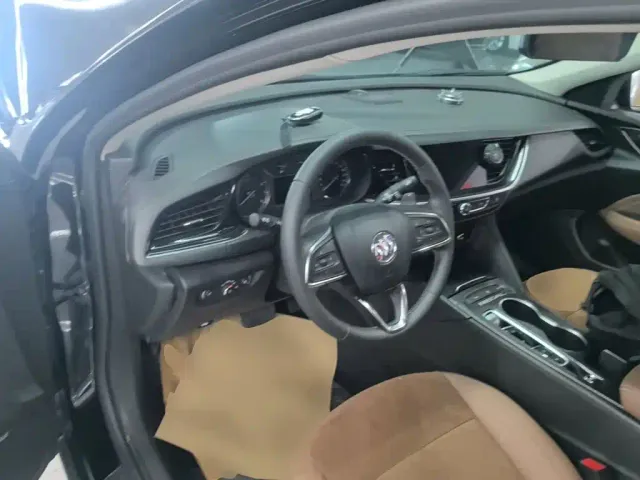 Buick Regal — Фото автомобиля 9