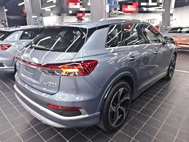 Audi Q4 e-tron — Фото автомобиля 6
