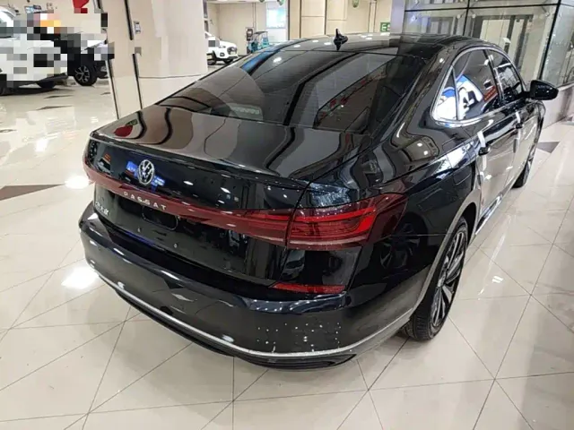 Volkswagen Passat — Фото автомобиля 6