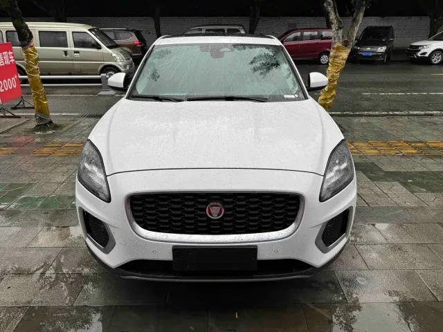 Jaguar E-PACE — Фото автомобиля 2