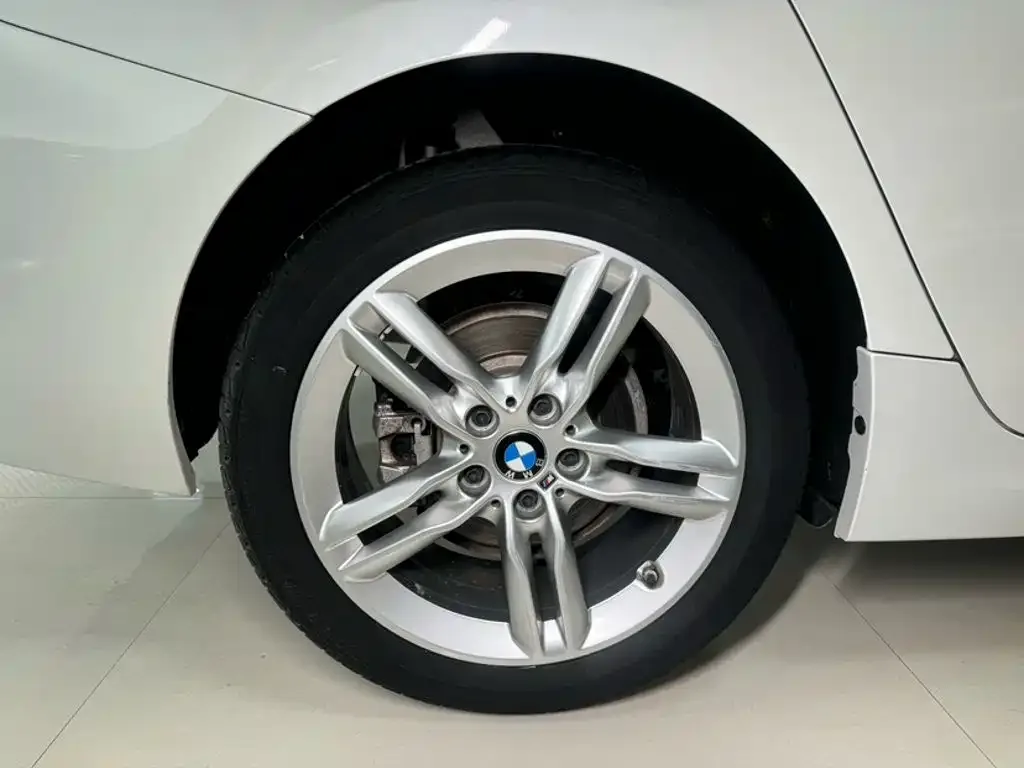 BMW BMW 1 Series 2023 120i M Sport Shadow Edition — Фото автомобиля 19