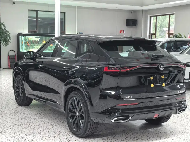 Changan UNI-Z — Фото автомобиля 6