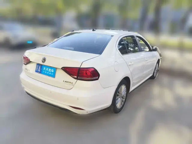 Volkswagen Lavida — Фото автомобиля 5