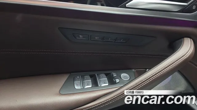 BMW 5 Series G30 — Фото автомобиля 29