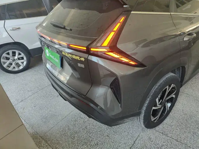 Geely Boyue — Фото автомобиля 7