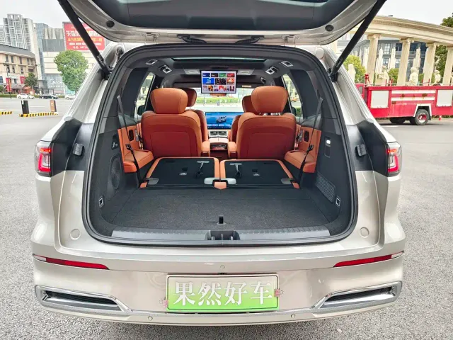 Geely Galaxy M9 — Фото автомобиля 12