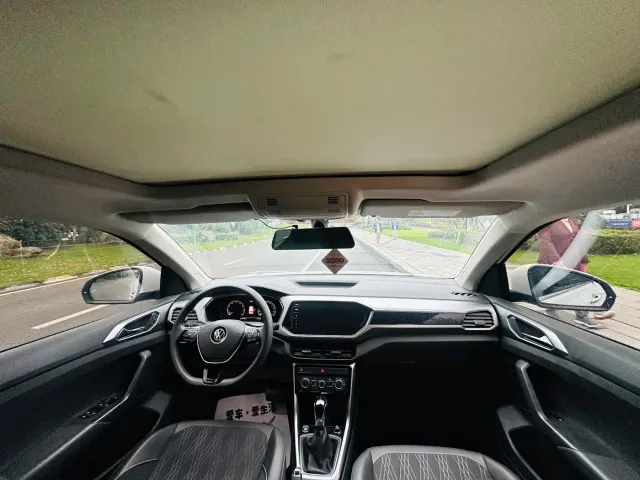 Volkswagen T-Cross — Фото автомобиля 9