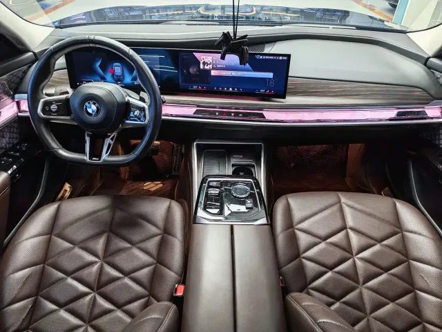 BMW 7 Series — Фото автомобиля 5