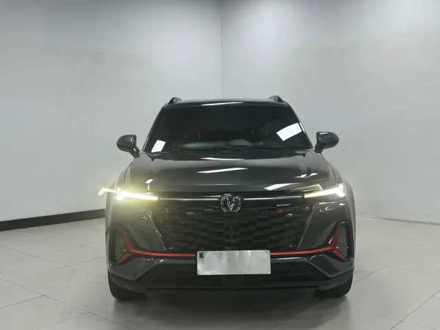 Changan CS35 Plus — Фото автомобиля 2