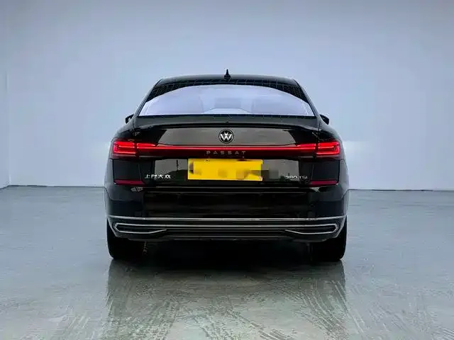 Volkswagen Passat — Фото автомобиля 5