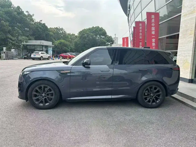 Land Rover Range Rover Sport — Фото автомобиля 8