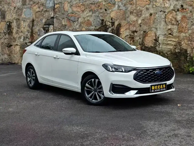 Ford Escort — Фото автомобиля 3