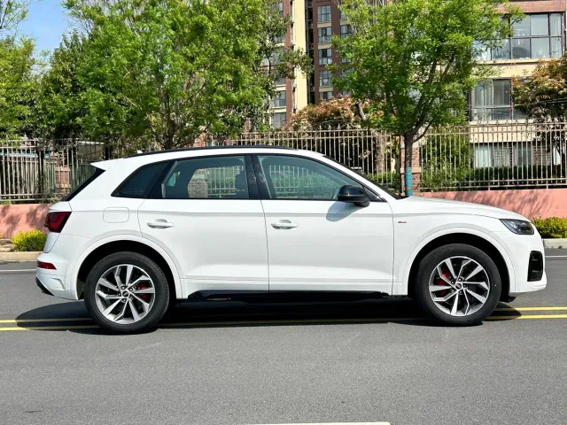 Audi Q5L — Фото автомобиля 4