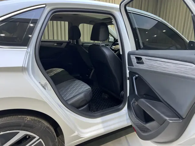 Volkswagen Sagitar — Фото автомобиля 12