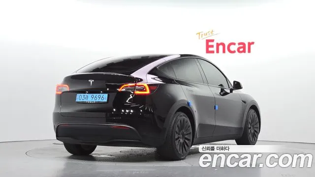 Tesla Model Y — Фото автомобиля 2