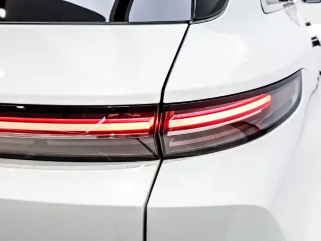 Li Auto L7 — Фото автомобиля 12