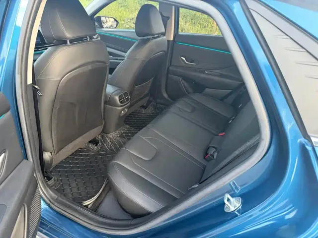 Hyundai Elantra — Фото автомобиля 8