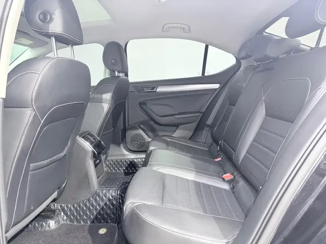 Skoda Superb — Фото автомобиля 8