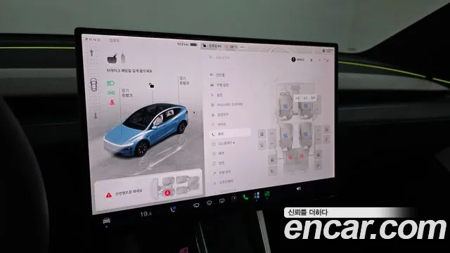 Tesla Model Y — Фото автомобиля 15