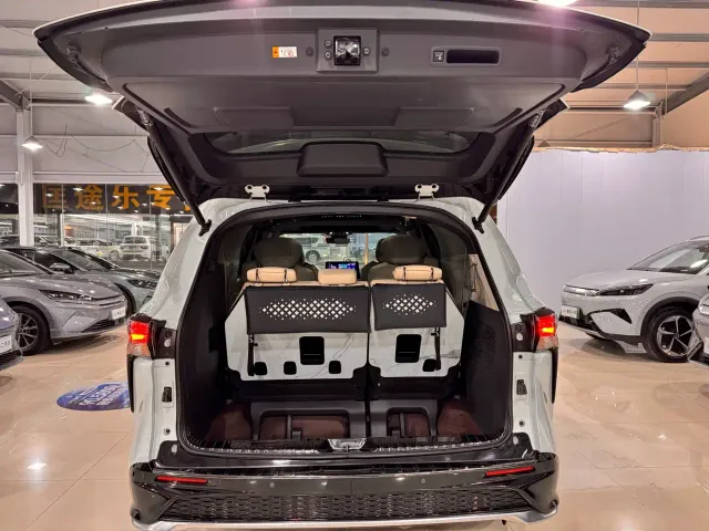 Toyota Granvia — Фото автомобиля 19
